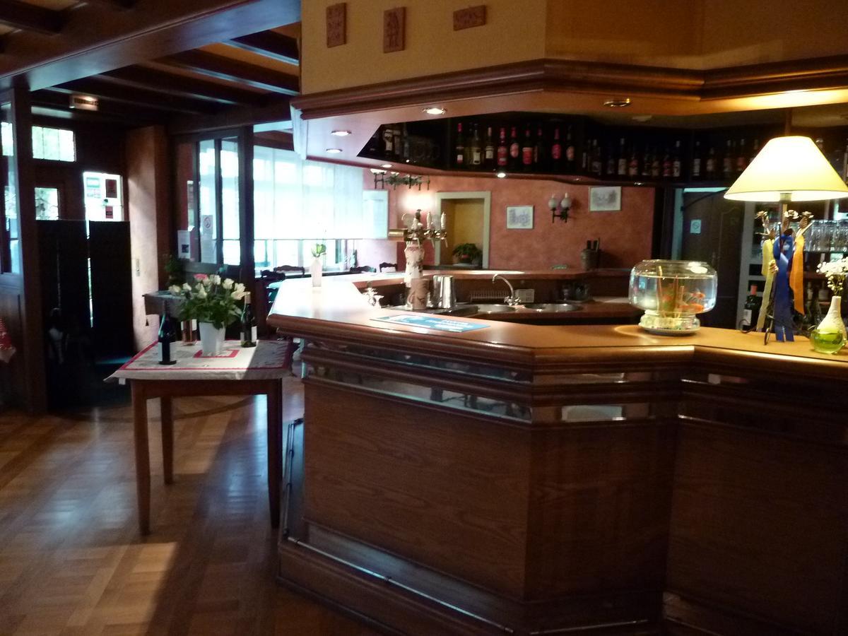 Aux Deux Clefs Hotel Marmoutier Екстериор снимка